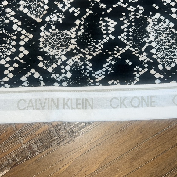 Calvin Klein CK ONE BLACK RATTLE SNAKE BRALETTE- Brand New With Tags - Picture 7 of 8
